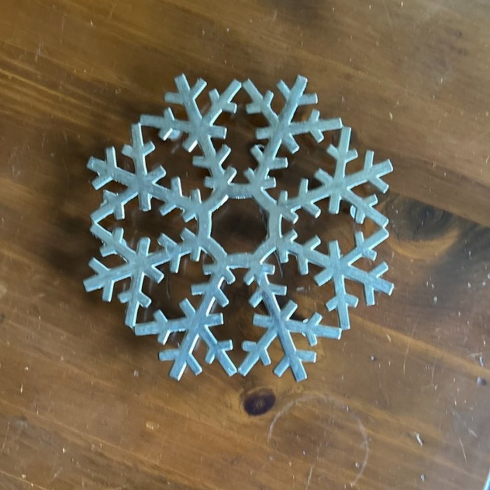 Vintage Silverplated 8" Snowflake Trivet with Hook for Hanging - Picture 2 of 7